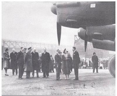 Quuen & GeorgeVI at Avro Woodford